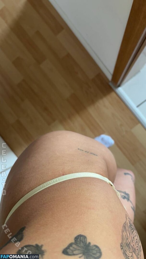 faey211 / l.izzie18 Nude OnlyFans  Leaked Photo #1