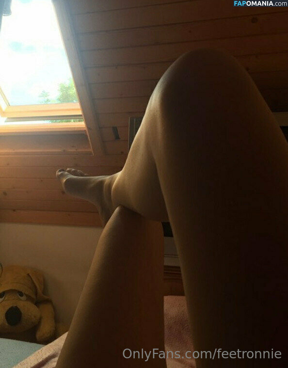 backonmyfeet / feetronnie Nude OnlyFans  Leaked Photo #10