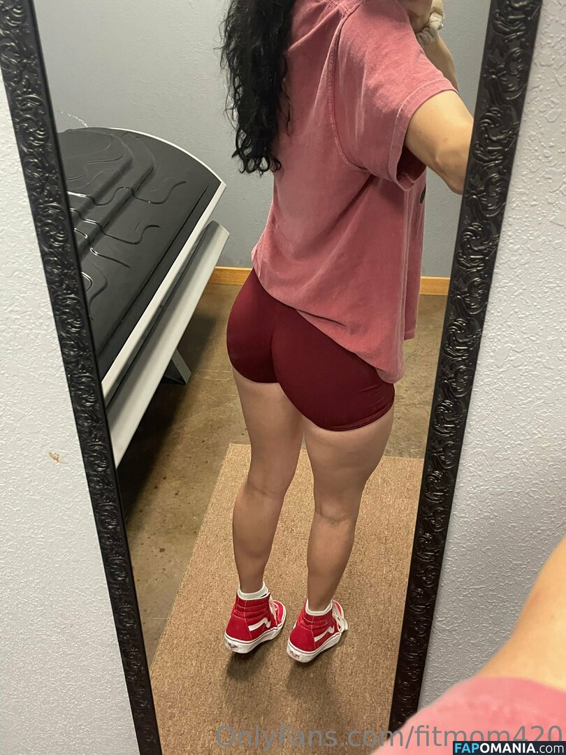 Elizabeth / fitmom420 / fitmomology42 Nude OnlyFans  Leaked Photo #12