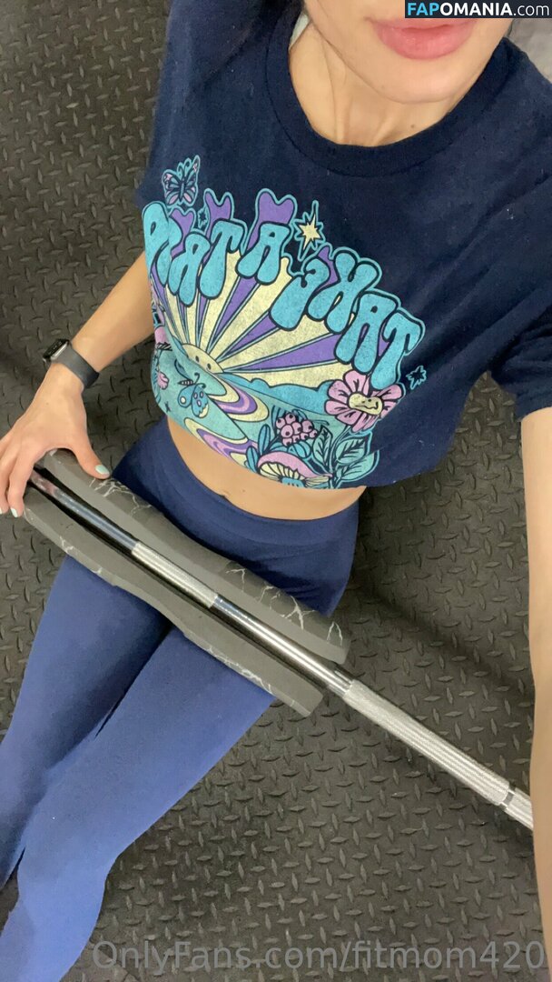 Elizabeth / fitmom420 / fitmomology42 Nude OnlyFans  Leaked Photo #21