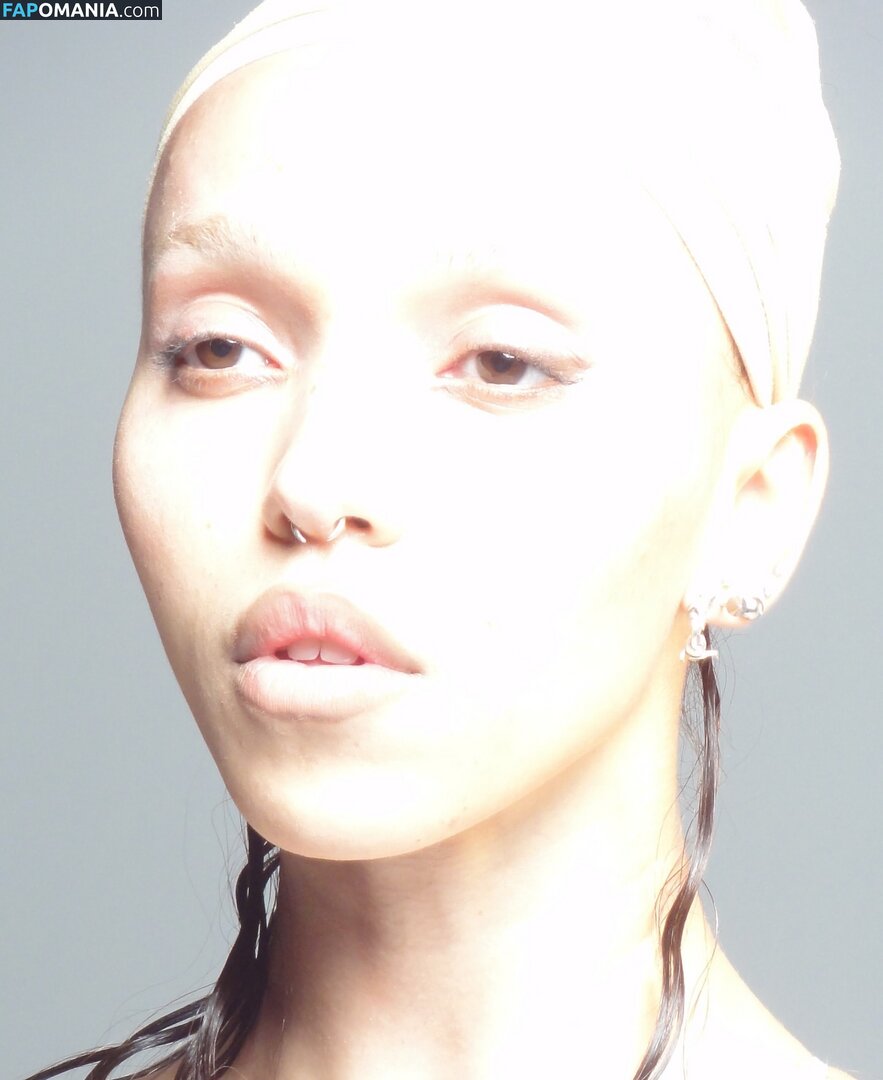 FKA Twigs / FKAtwigs Nude OnlyFans  Leaked Photo #4