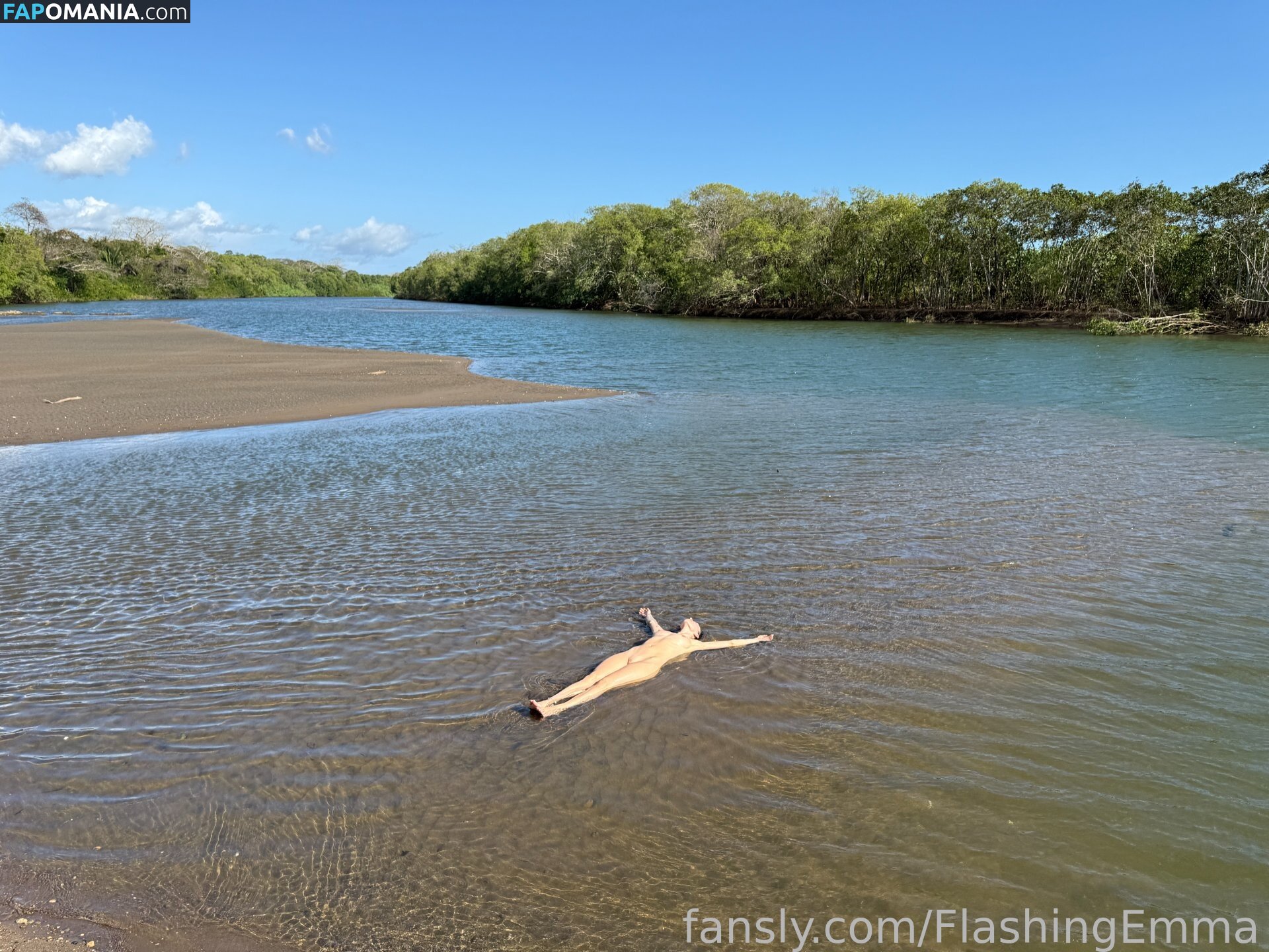 FlashingEmma / https: Nude OnlyFans  Leaked Photo #2