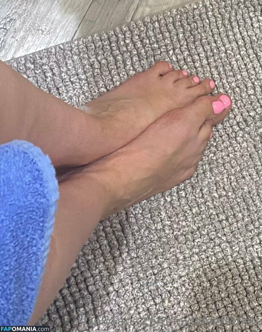 foxiefeetfetish / foxyfetishfeet Nude OnlyFans  Leaked Photo #5