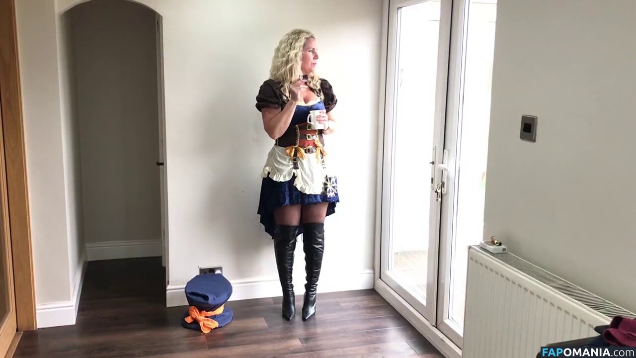 Foxy Geek Girl / foxygeekgirl Nude OnlyFans  Leaked Photo #6