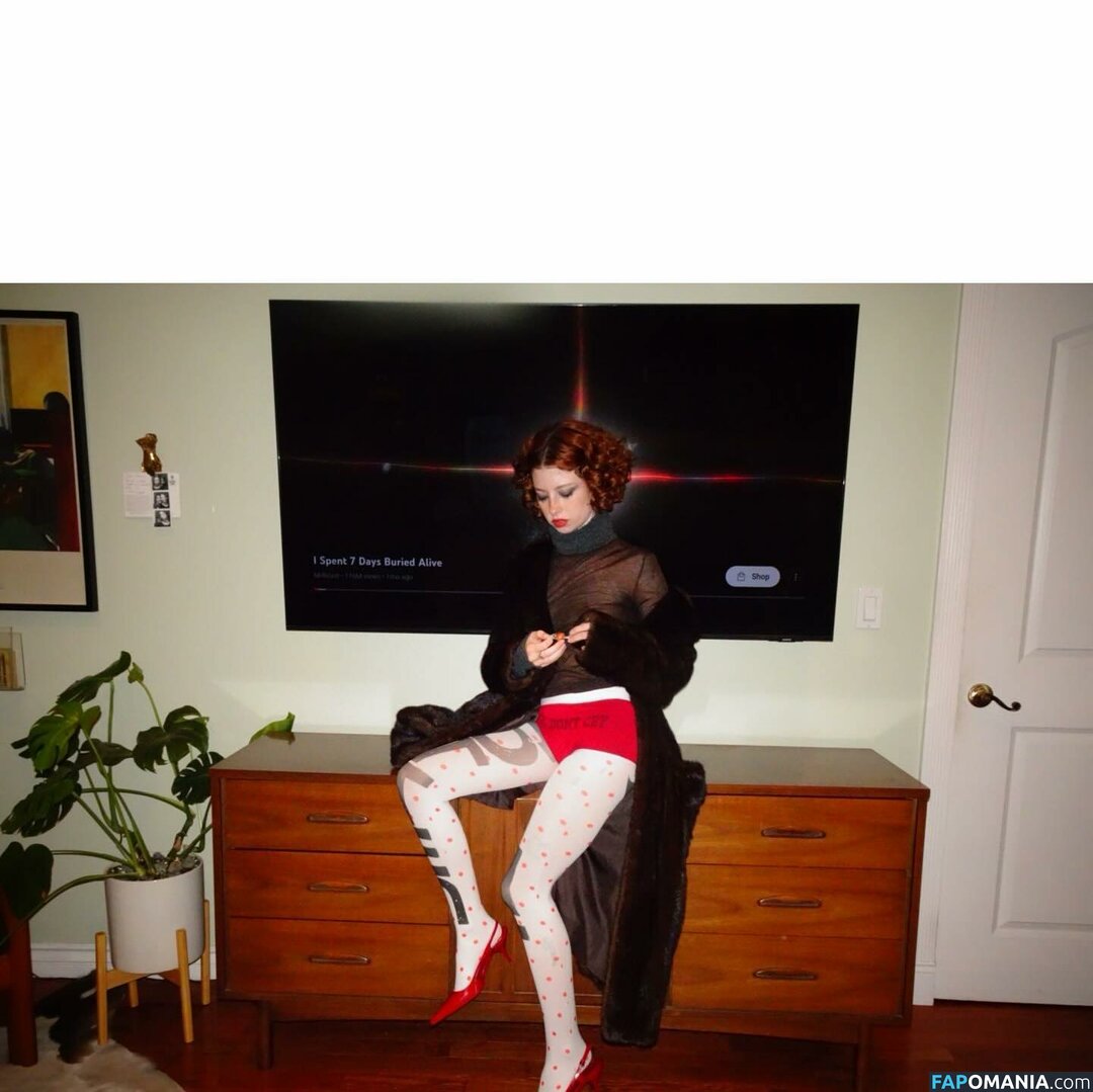 Chloe Woodard / contrachloe / francesfarmer420 Nude OnlyFans  Leaked Photo #21
