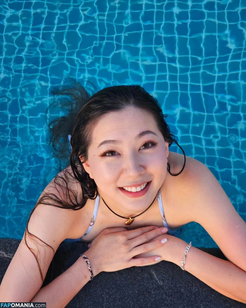 Fuslie / Leslie Nude OnlyFans  Leaked Photo #16