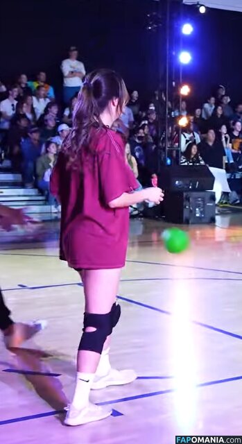 Fuslie / Leslie Nude OnlyFans  Leaked Photo #377