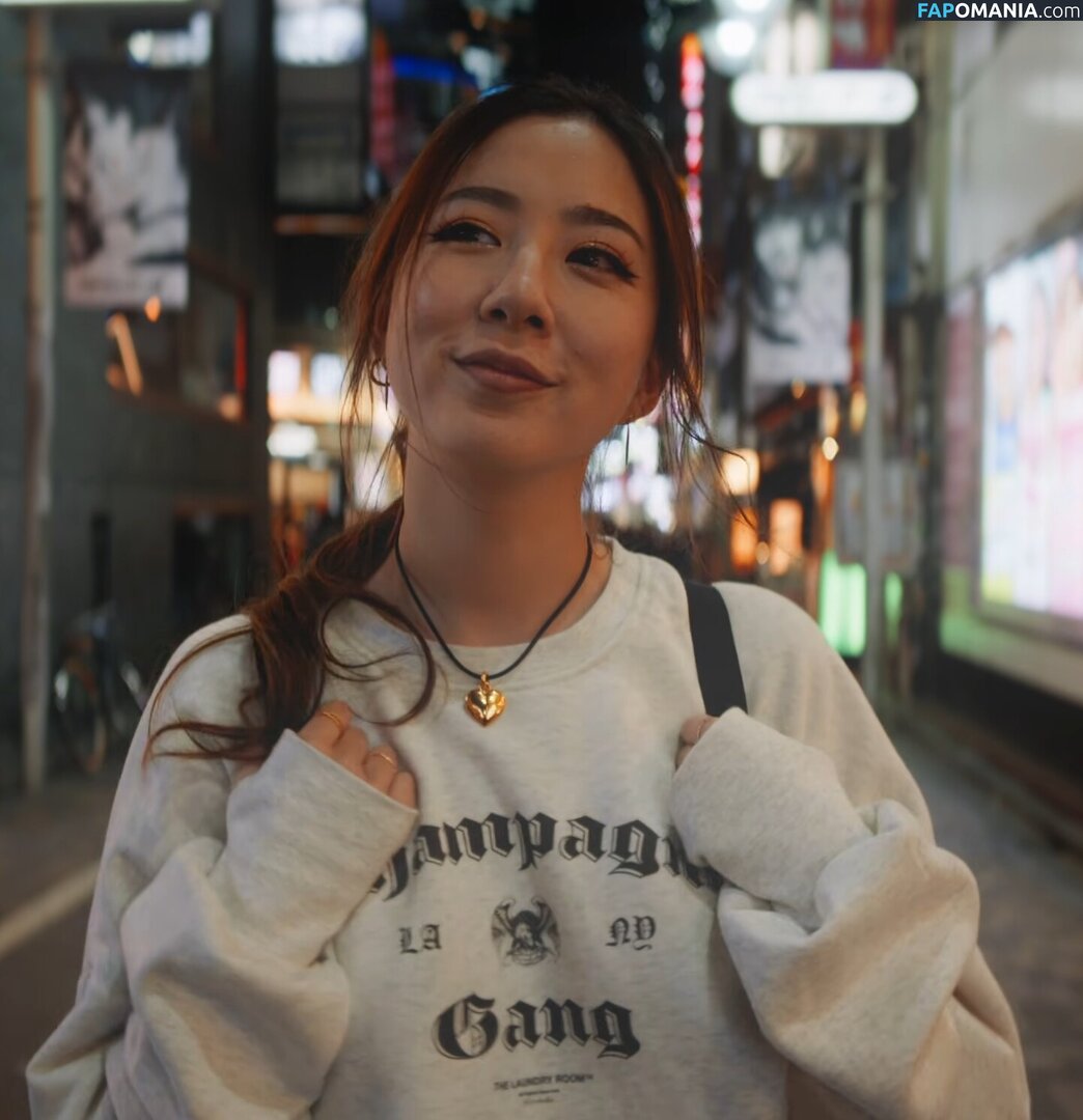 Fuslie / Leslie Nude OnlyFans  Leaked Photo #794
