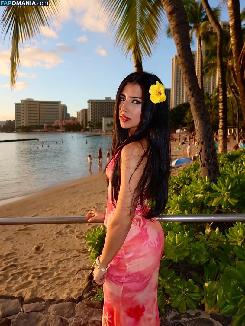 Gal Akbari / gal.qal / officialonlygal Nude OnlyFans  Leaked Photo #1