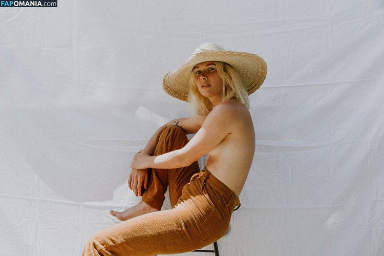 Broods singer / Georgia Nott / NottGeorgia / broodsmusic Nude OnlyFans  Leaked Photo #2