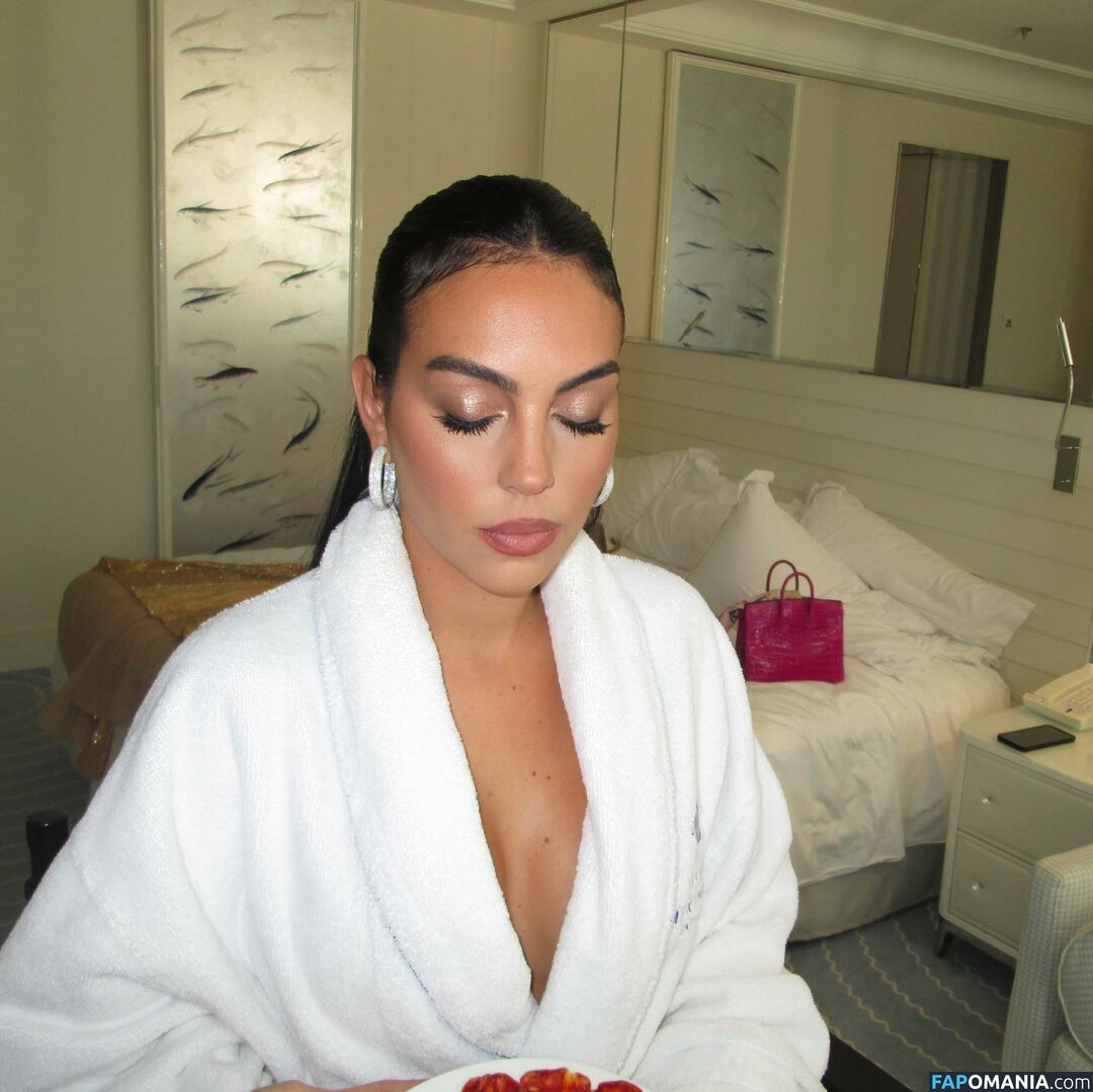 Georgina Rodriguez / georginagio Nude OnlyFans  Leaked Photo #18