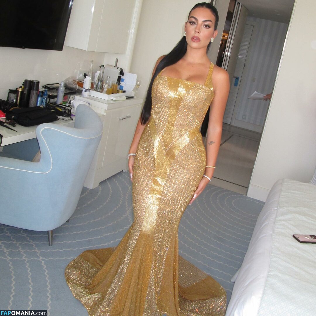 Georgina Rodriguez / georginagio Nude OnlyFans  Leaked Photo #20