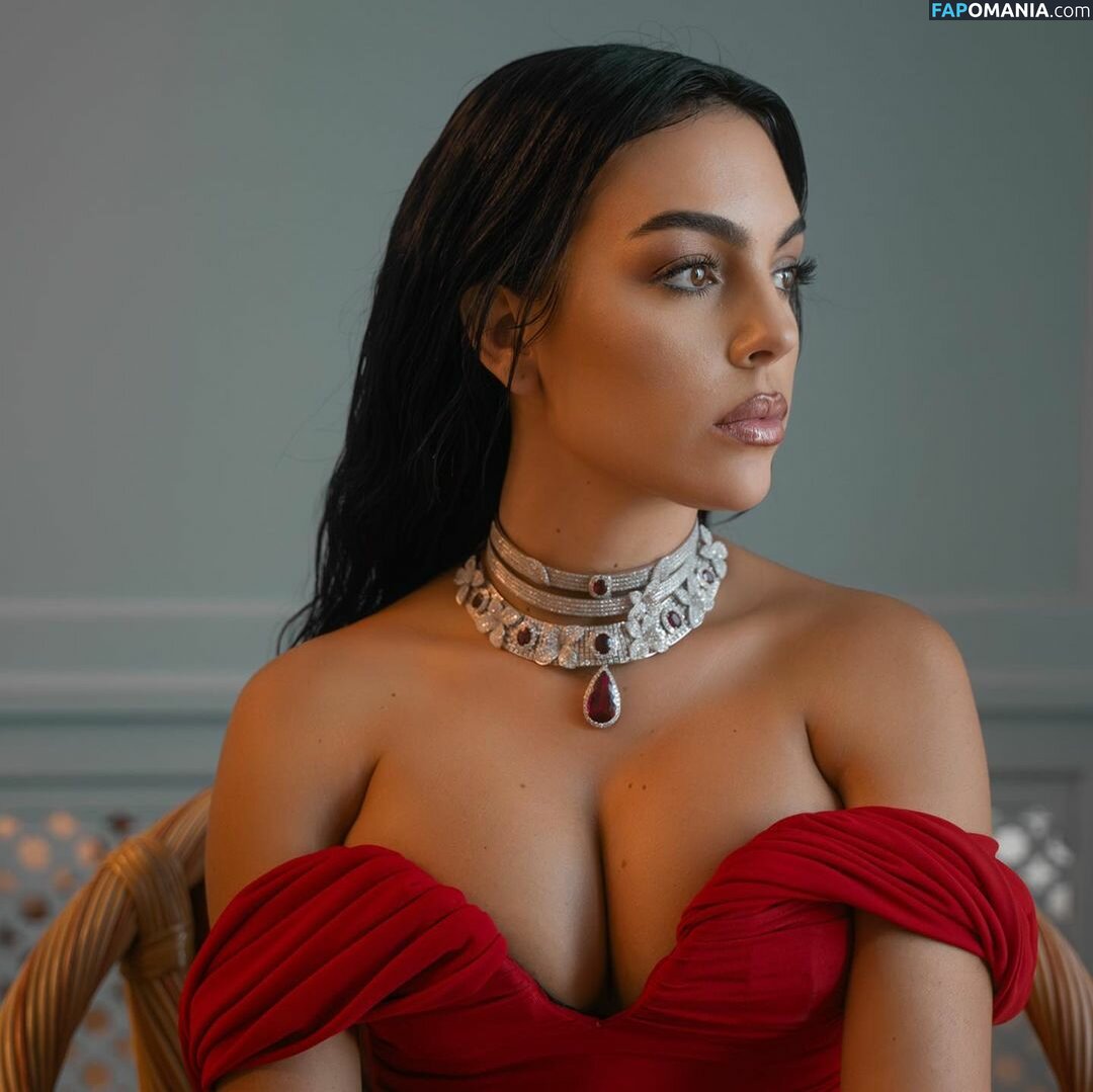 Georgina Rodriguez / georginagio Nude OnlyFans  Leaked Photo #30
