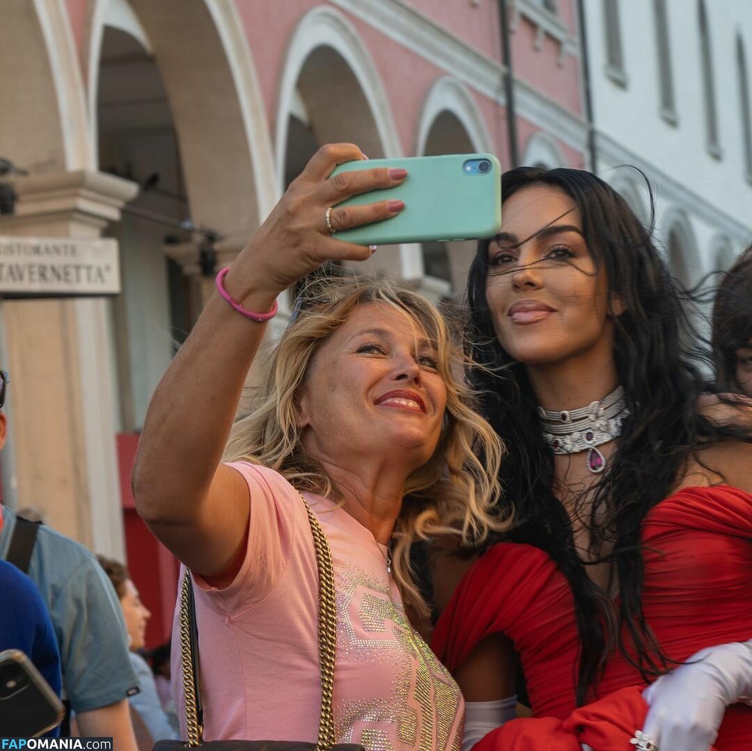 Georgina Rodriguez / georginagio Nude OnlyFans  Leaked Photo #31