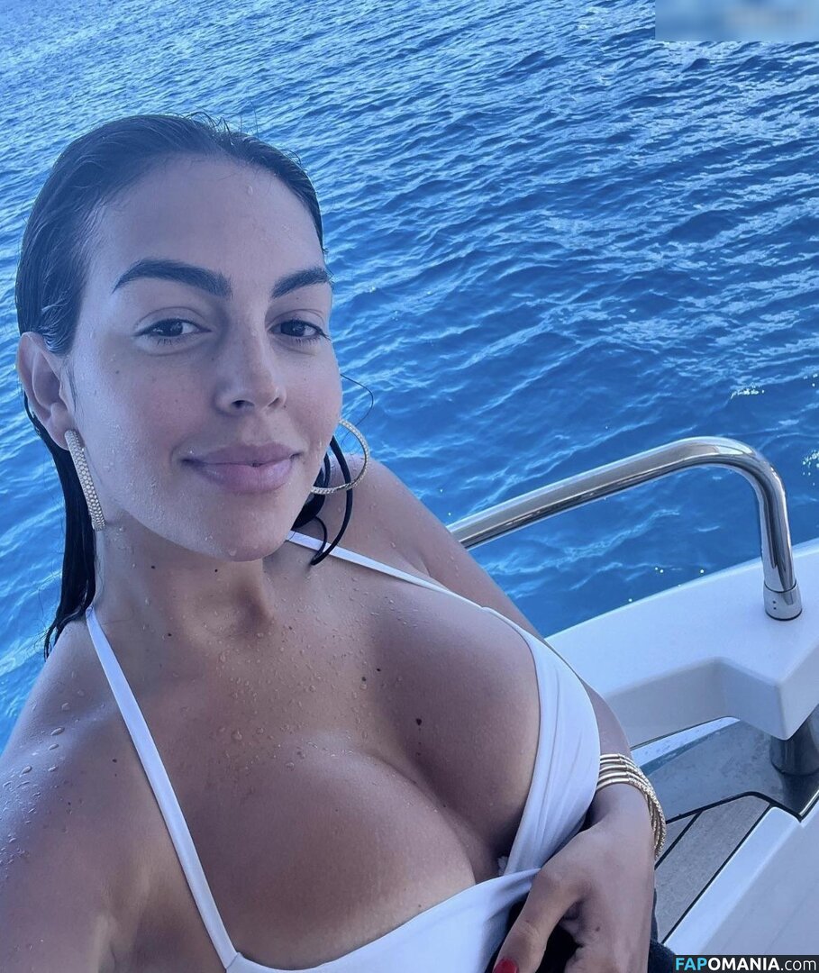 Georgina Rodriguez / georginagio Nude OnlyFans  Leaked Photo #78
