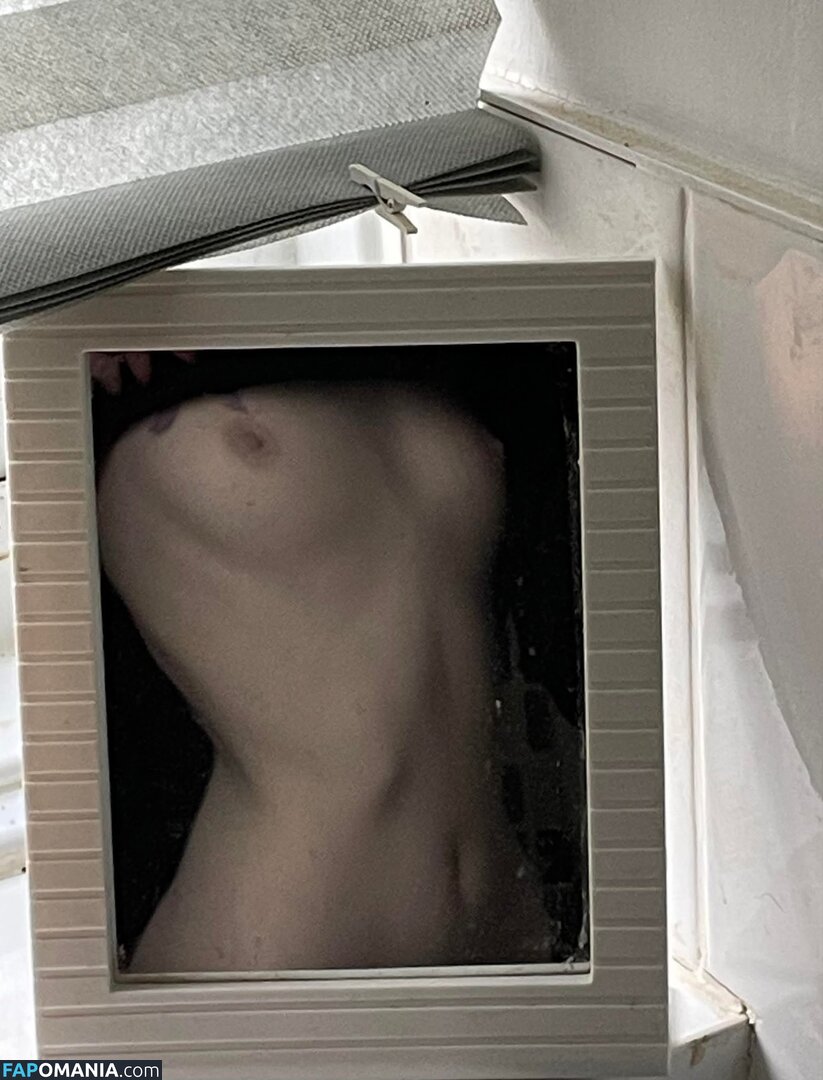 Bat Brookes / Løu Förest / Msgh0stpixie / abrattypixie / babypumpkin / gh0st._.pixie / msghostie_ / xopixiekittyxo Nude OnlyFans  Leaked Photo #1