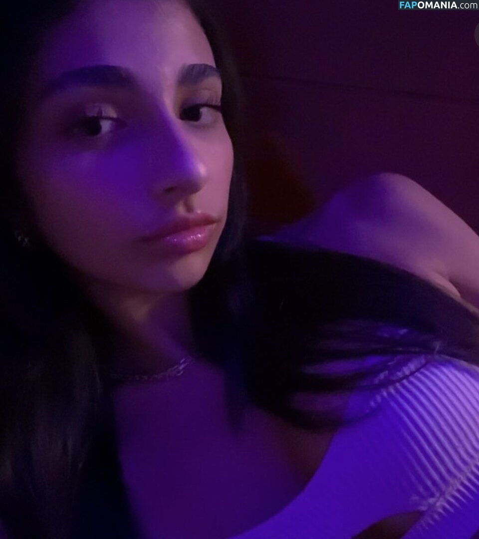 gilliandavis / gilliandaviss / gillianunrestricted Nude OnlyFans  Leaked Photo #1