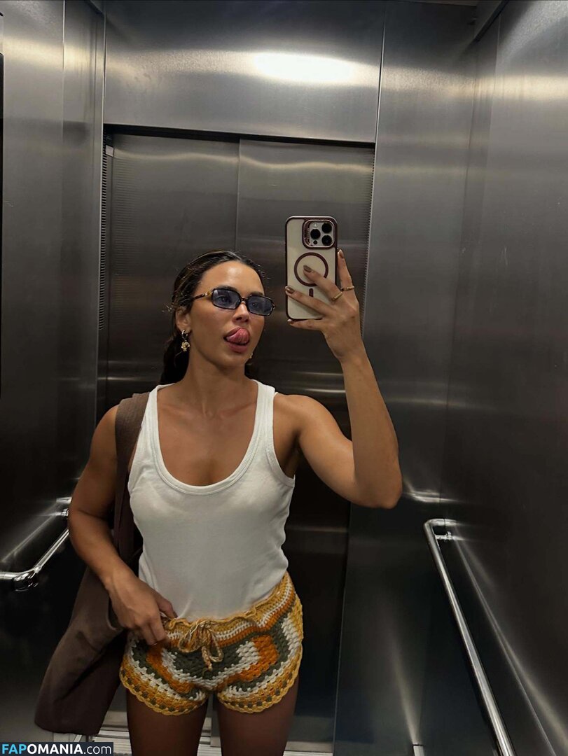 Giovana Cordeiro / cordeirogi Nude OnlyFans  Leaked Photo #3