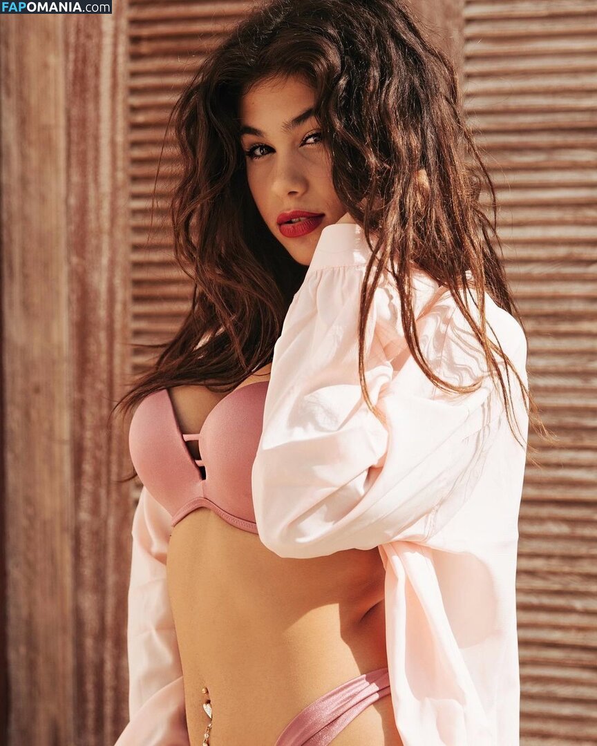 Giulia Sara Nude OnlyFans  Leaked Photo #2