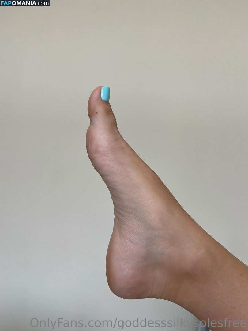 goddesssilkysolesfree / theeepursuitofselflove Nude OnlyFans  Leaked Photo #1