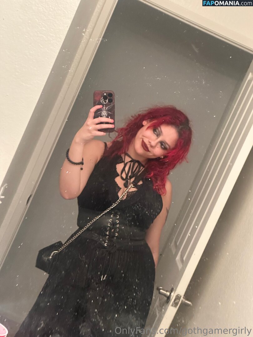 gothgamergirly / gothgirlgaming Nude OnlyFans  Leaked Photo #10