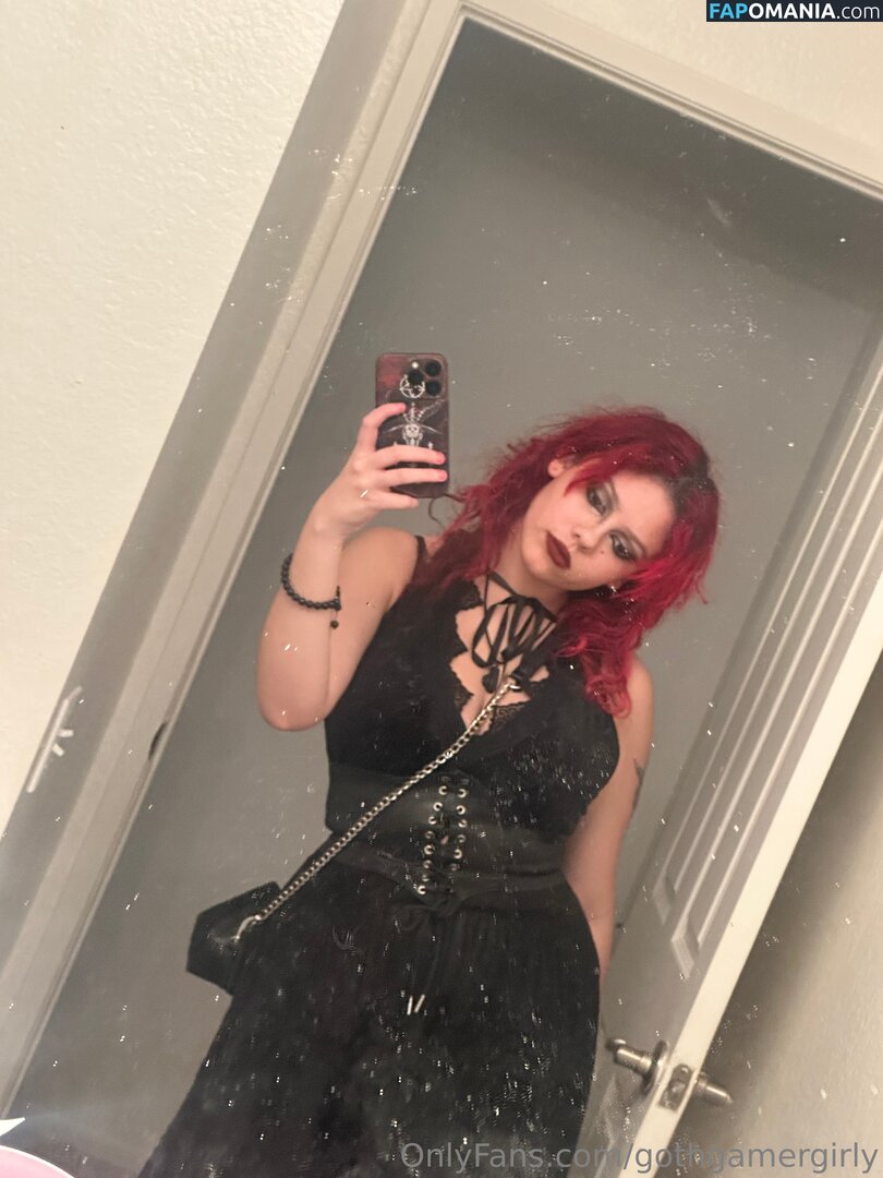 gothgamergirly / gothgirlgaming Nude OnlyFans  Leaked Photo #11