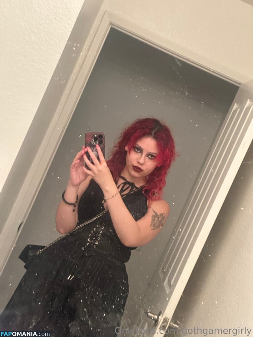 gothgamergirly / gothgirlgaming Nude OnlyFans  Leaked Photo #13