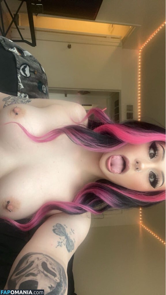 Gr4v3y4rdkandi3 / gr4v3y4rdkand13 / https: Nude OnlyFans  Leaked Photo #2