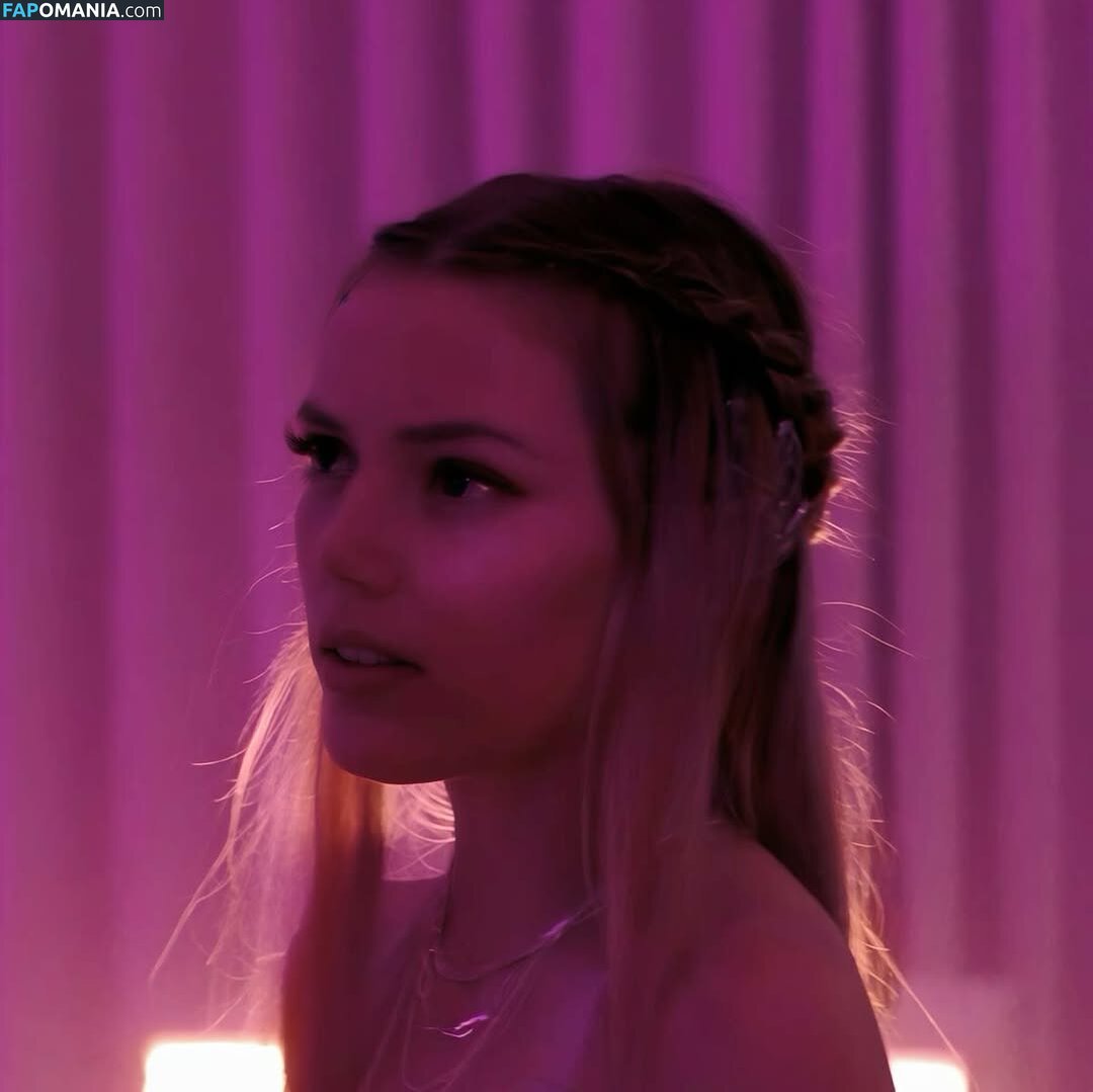 Grace Van Dien / gracevandien Nude OnlyFans  Leaked Photo #10