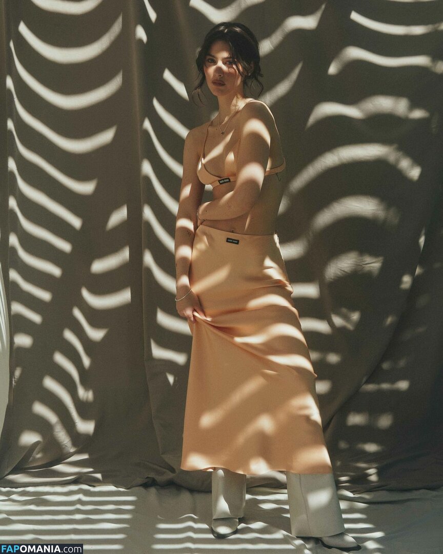 Gracie Abrams / gracieabrams Nude OnlyFans  Leaked Photo #13