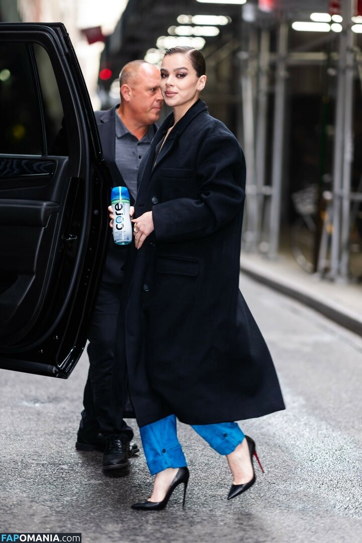 Hailee Steinfeld / haileesteinfeld / https: Nude OnlyFans  Leaked Photo #41