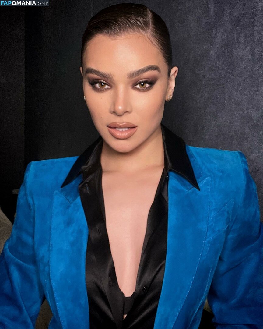 Hailee Steinfeld Haileesteinfeld Https Nude Onlyfans Leaked Photo