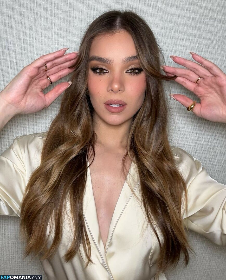 Hailee Steinfeld / haileesteinfeld / https: Nude OnlyFans  Leaked Photo #523