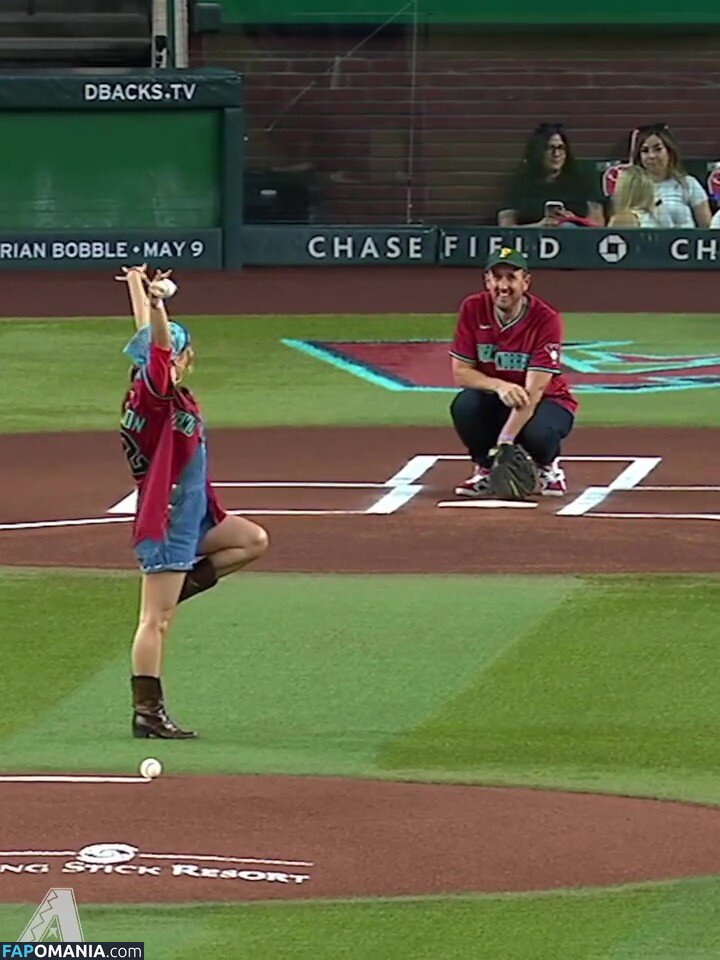 Haley Lu Richardson / haleyluhoo Nude OnlyFans  Leaked Photo #212