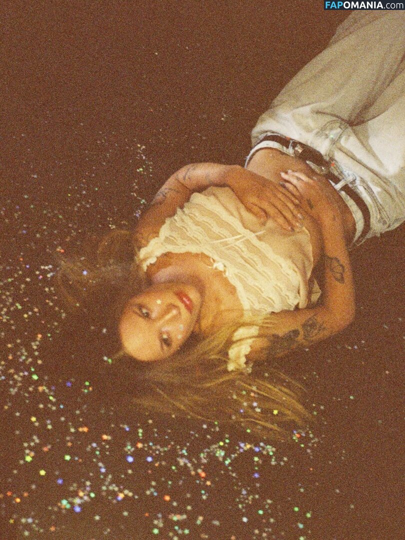 Halsey / https: / iamhalsey / yammahaaa Nude OnlyFans  Leaked Photo #2