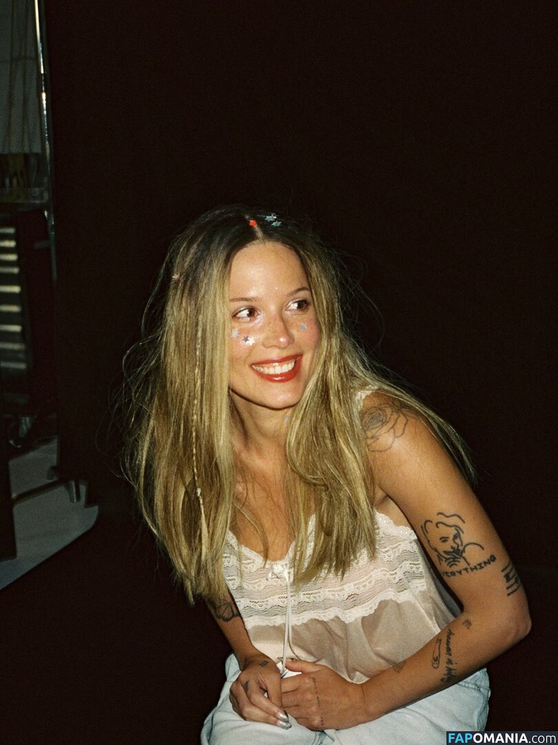 Halsey / https: / iamhalsey / yammahaaa Nude OnlyFans  Leaked Photo #3