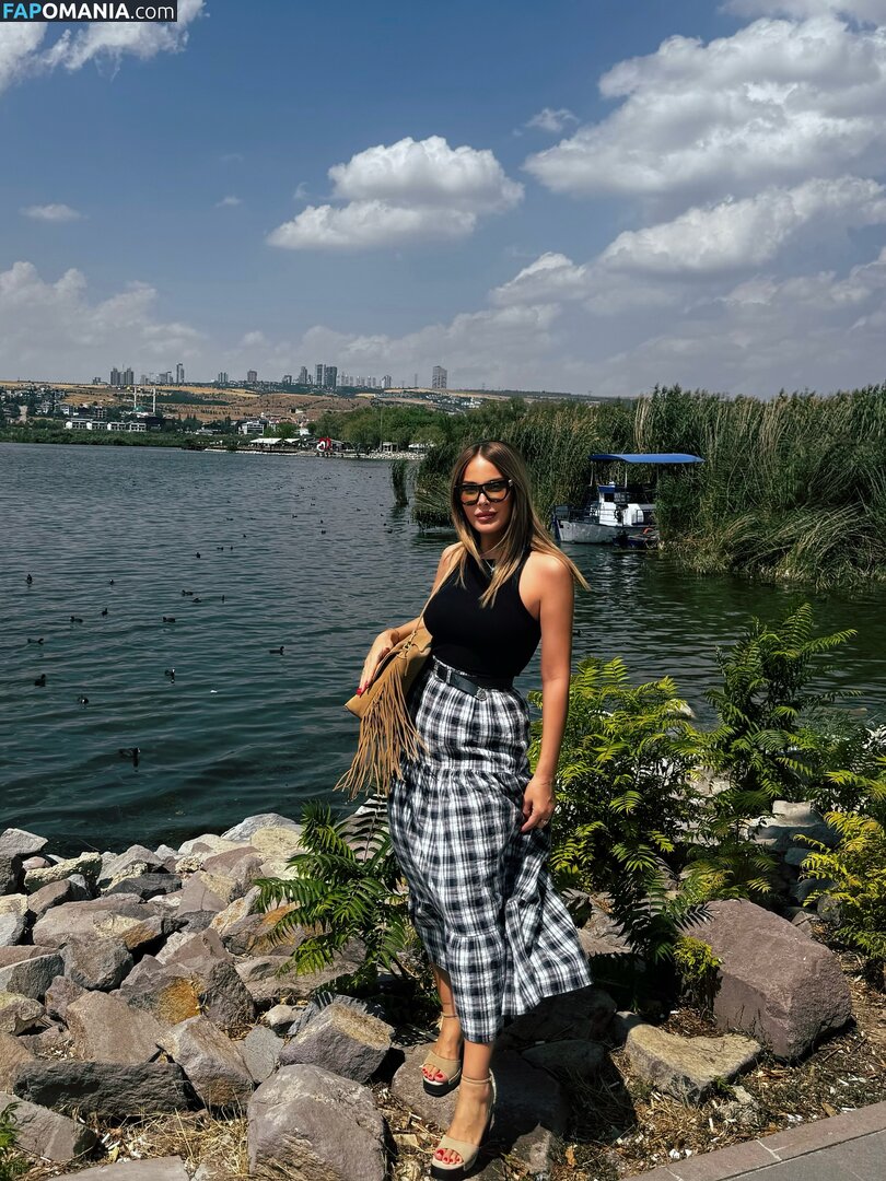 Hande Sarıoğlu / hndsar Nude OnlyFans  Leaked Photo #3