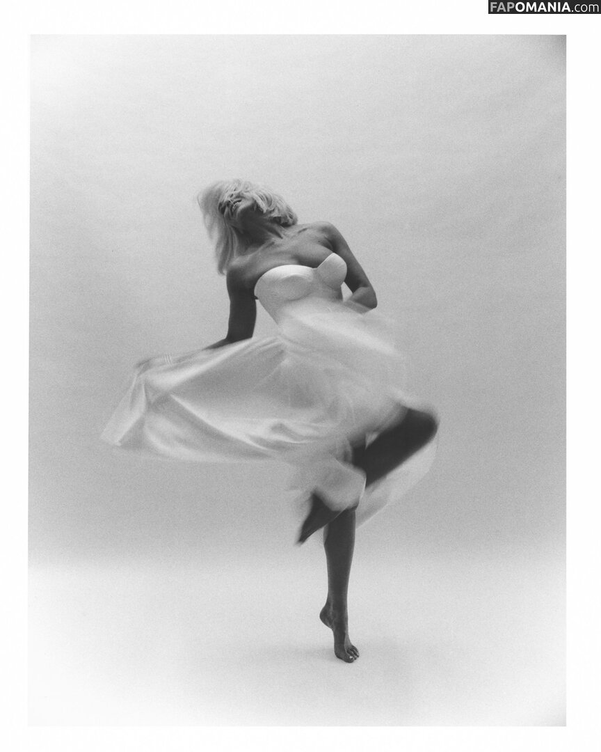 Hannah Waddingham / hannah_waddingham Nude OnlyFans  Leaked Photo #3
