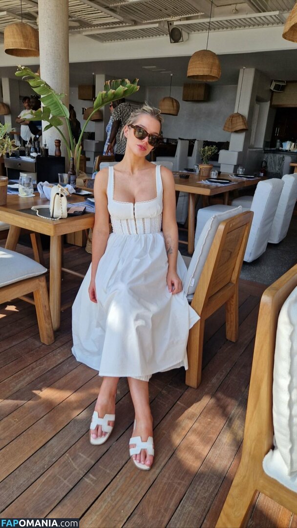 Helen Flanagan Nude Leaked Photo #16