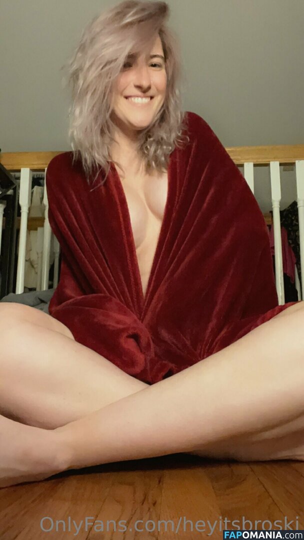 Emily Broski / Heyitsbroski / hey.its.broski Nude OnlyFans  Leaked Photo #47