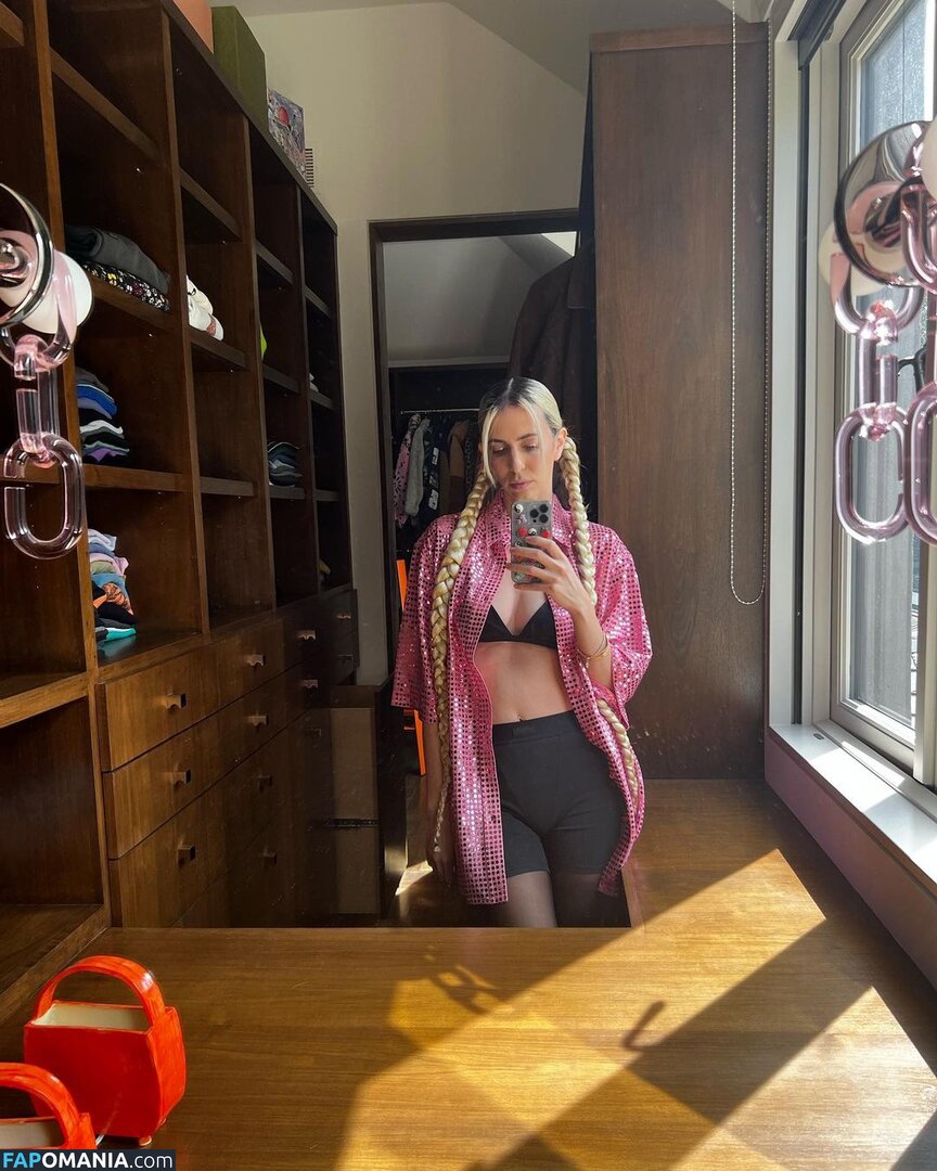 Hila Klein / ethanklein / kleinhila Nude OnlyFans  Leaked Photo #111