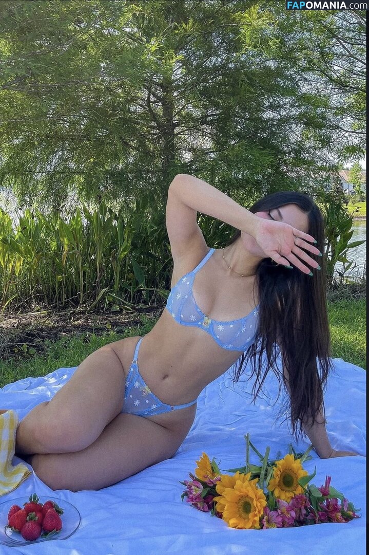 Hispanic / Latina Women / dianaMriveraa / dianamrivera_ / dianariveraa Nude OnlyFans  Leaked Photo #670