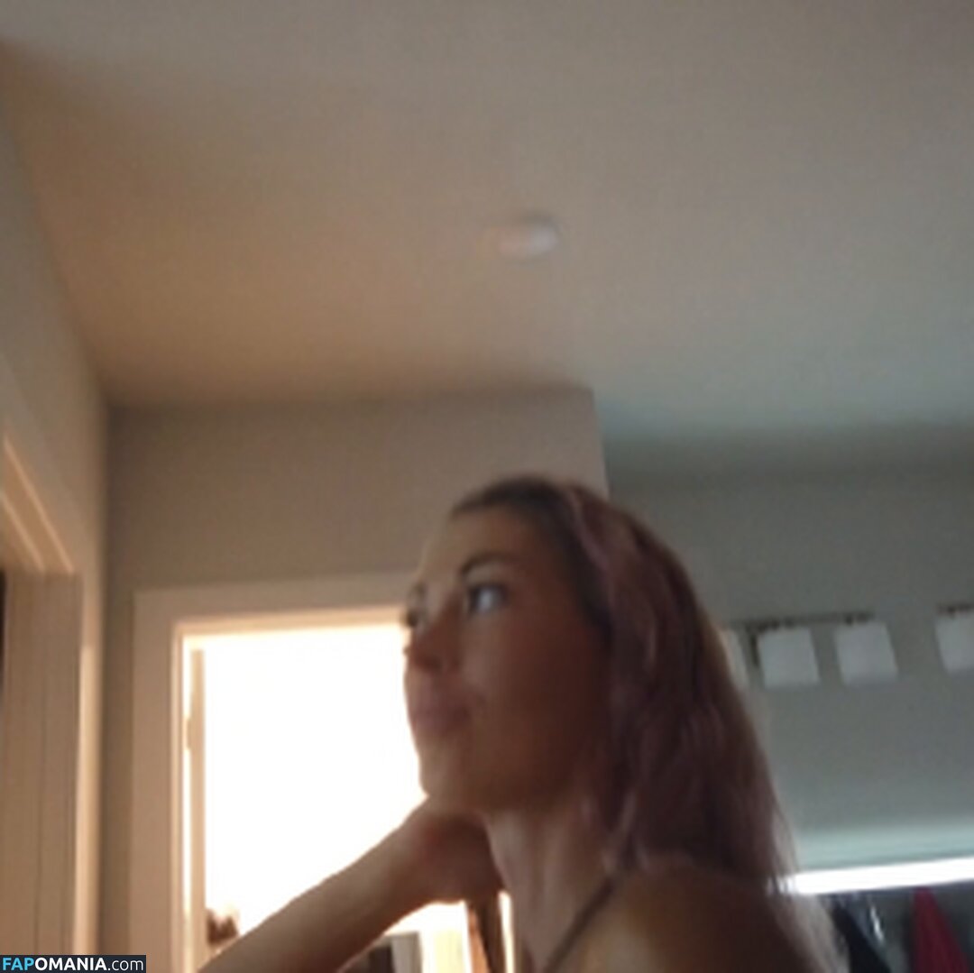 HOLLYHOTWIFE / Holly Hotwife Nude OnlyFans  Leaked Photo #124