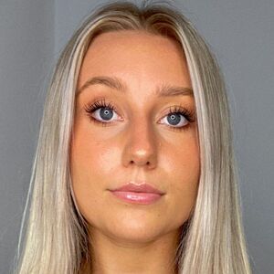 Holly Lomas Hollylomas