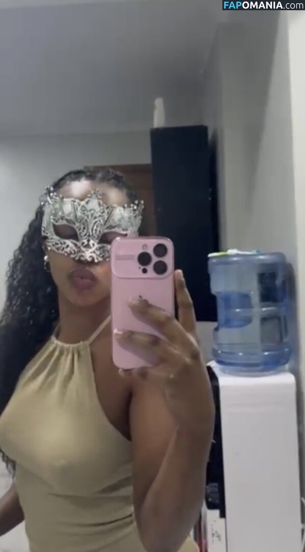HornAfrica / east african / hickiesnbubbles / hornsafricasafaris Nude OnlyFans  Leaked Photo #3