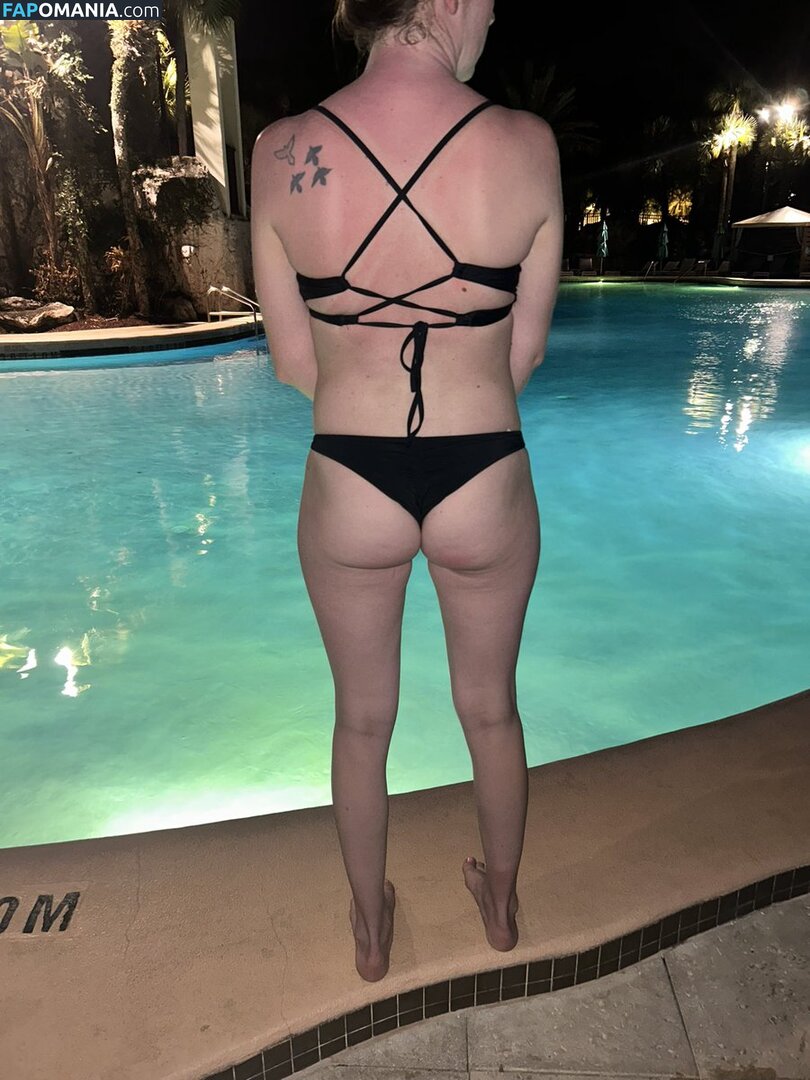 Hotblondemom12 Nude OnlyFans  Leaked Photo #2