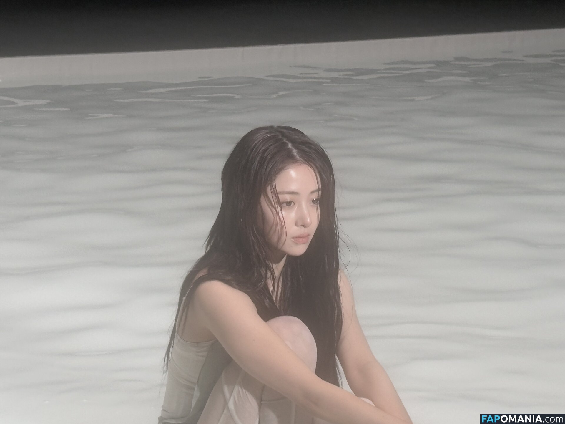 Huh Yunjin 허윤진 / LESSERAFIM / jenaissante Nude OnlyFans  Leaked Photo #5