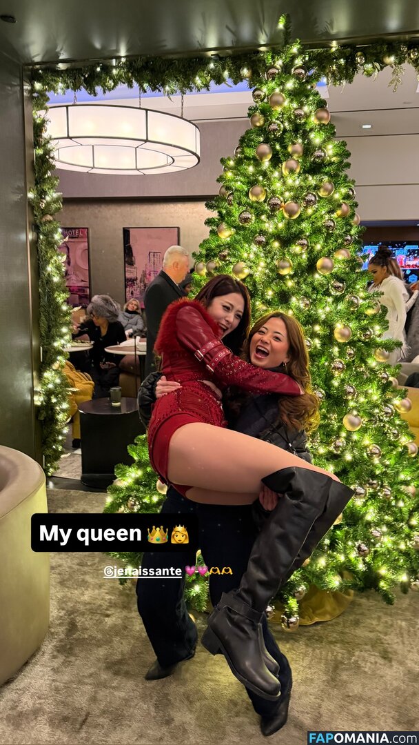 Huh Yunjin 허윤진 / LESSERAFIM / yunjin_lesserafims Nude OnlyFans  Leaked Photo #1