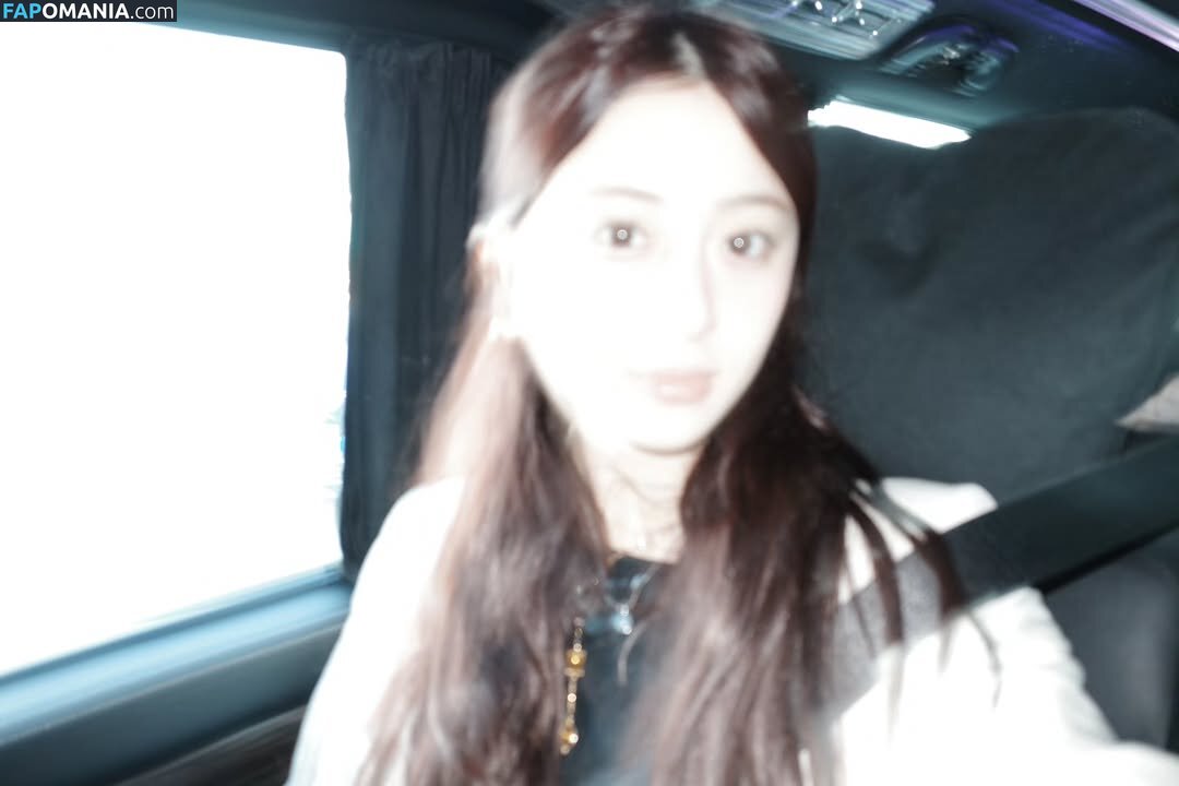 Huh Yunjin 허윤진 / LESSERAFIM / yunjin_lesserafims Nude OnlyFans  Leaked Photo #11