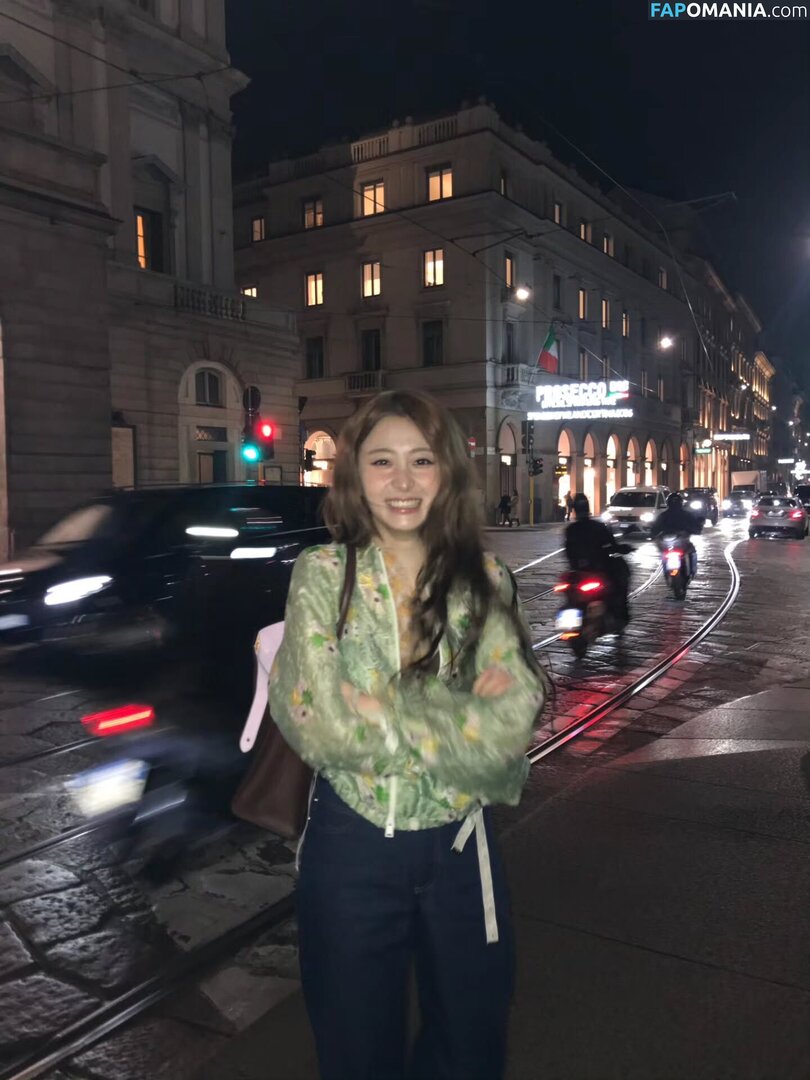 Huh Yunjin 허윤진 / LESSERAFIM / yunjin_lesserafims Nude OnlyFans  Leaked Photo #20
